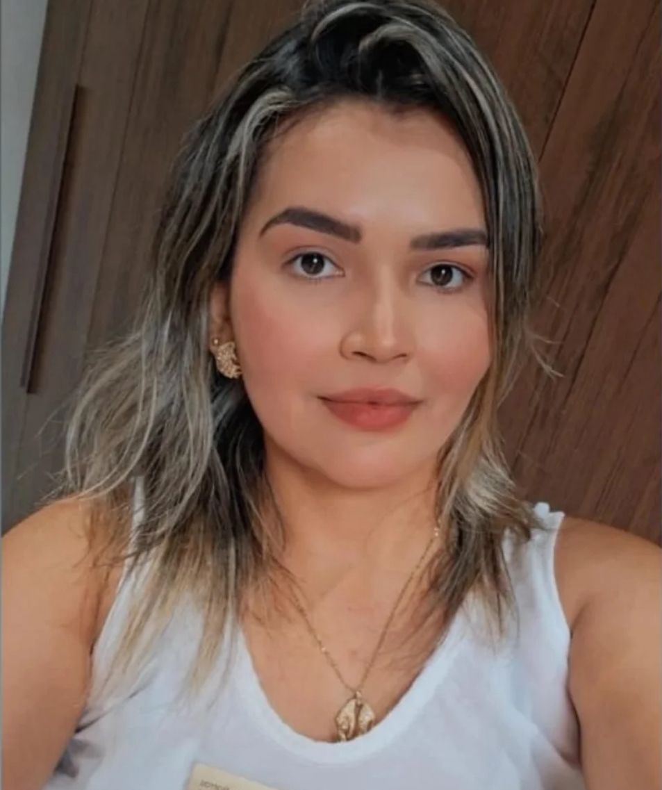 Secretária Camila Barros Neves